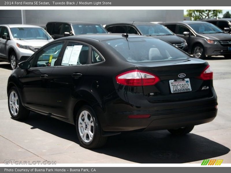 Tuxedo Black / Medium Light Stone 2014 Ford Fiesta SE Sedan