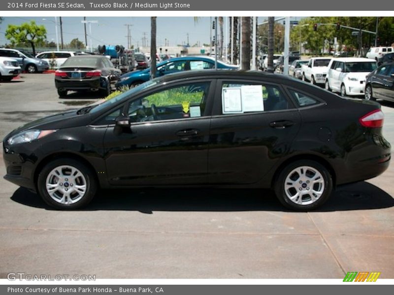 Tuxedo Black / Medium Light Stone 2014 Ford Fiesta SE Sedan