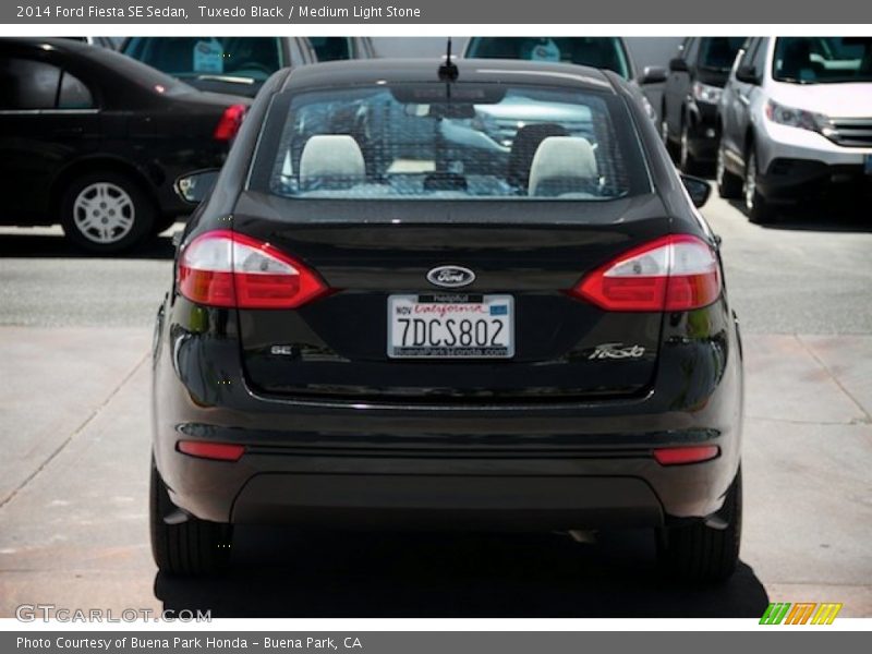 Tuxedo Black / Medium Light Stone 2014 Ford Fiesta SE Sedan