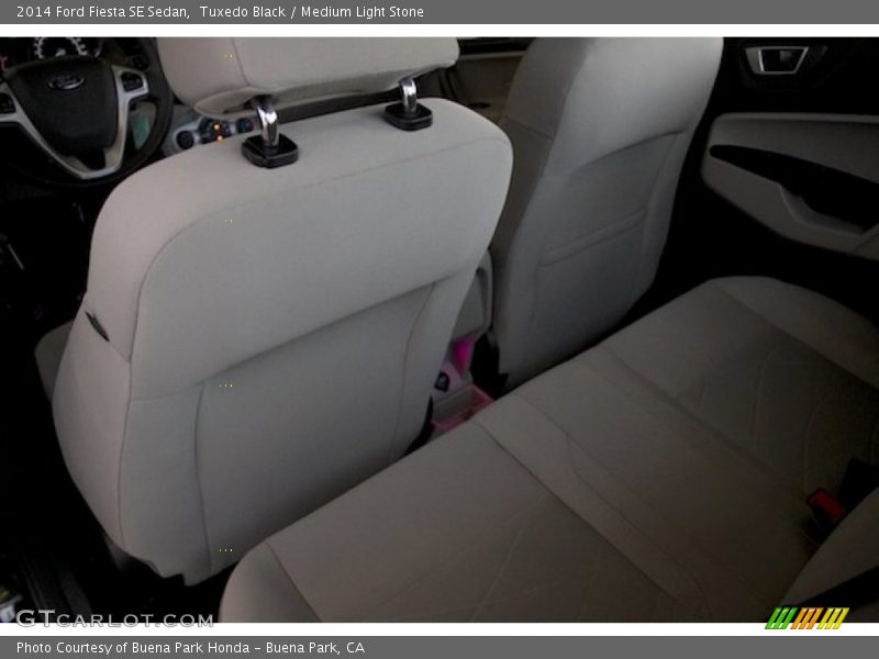 Tuxedo Black / Medium Light Stone 2014 Ford Fiesta SE Sedan