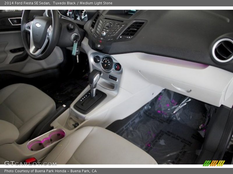 Tuxedo Black / Medium Light Stone 2014 Ford Fiesta SE Sedan