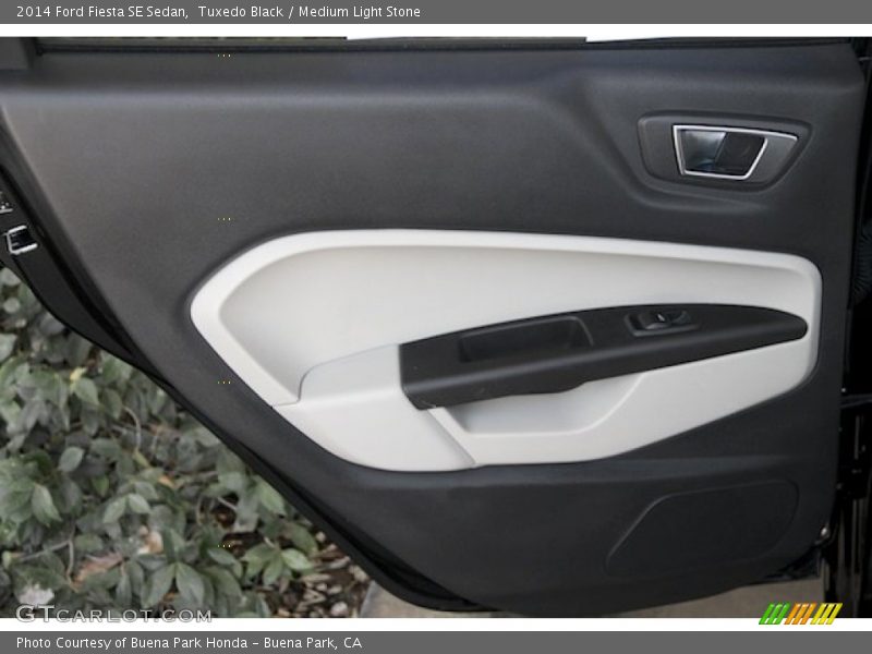 Tuxedo Black / Medium Light Stone 2014 Ford Fiesta SE Sedan