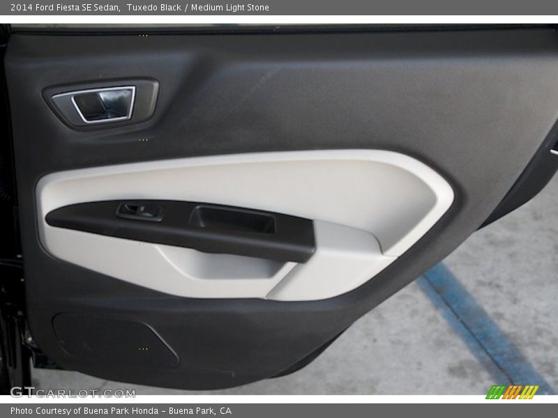 Tuxedo Black / Medium Light Stone 2014 Ford Fiesta SE Sedan