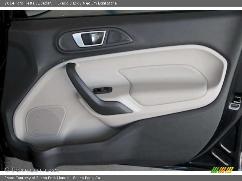 Tuxedo Black / Medium Light Stone 2014 Ford Fiesta SE Sedan