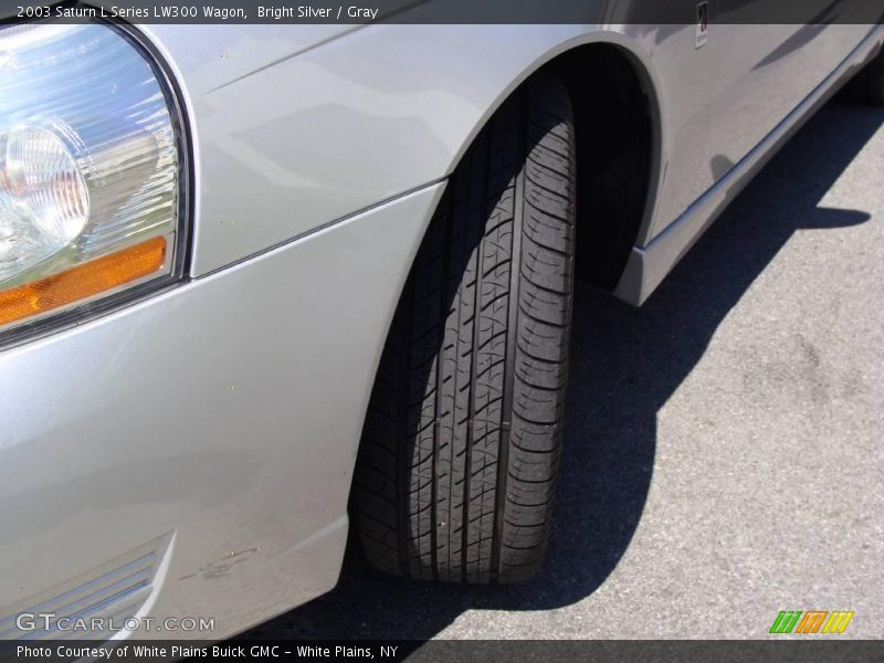Bright Silver / Gray 2003 Saturn L Series LW300 Wagon