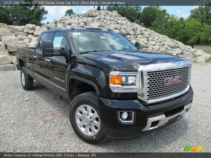 Front 3/4 View of 2015 Sierra 3500HD Denali Crew Cab 4x4