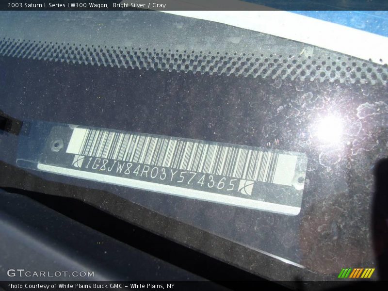 Bright Silver / Gray 2003 Saturn L Series LW300 Wagon