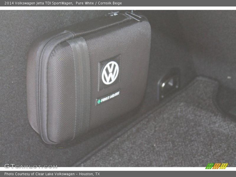 Pure White / Cornsilk Beige 2014 Volkswagen Jetta TDI SportWagen