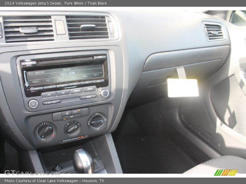 Pure White / Titan Black 2014 Volkswagen Jetta S Sedan