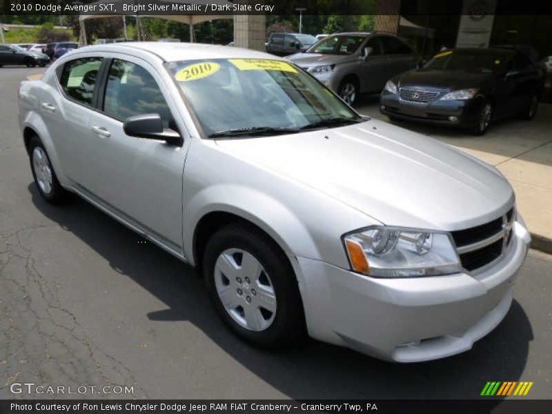 Front 3/4 View of 2010 Avenger SXT