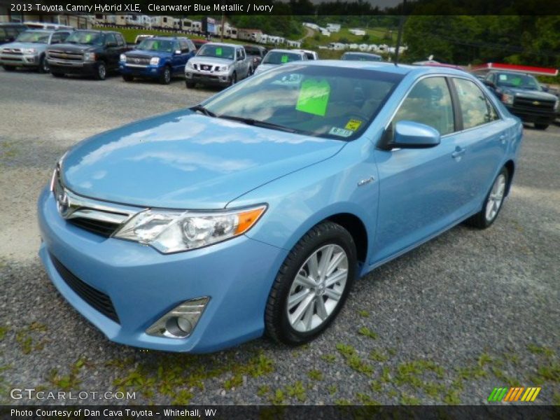 Front 3/4 View of 2013 Camry Hybrid XLE