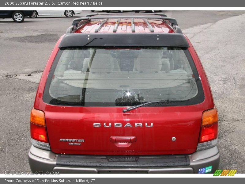 Canyon Red Pearl / Beige 2000 Subaru Forester 2.5 S