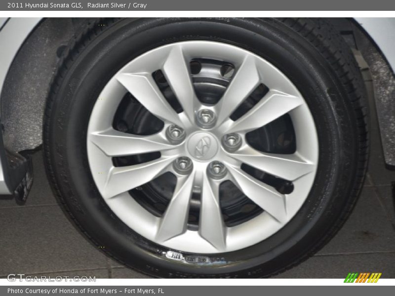 Radiant Silver / Gray 2011 Hyundai Sonata GLS