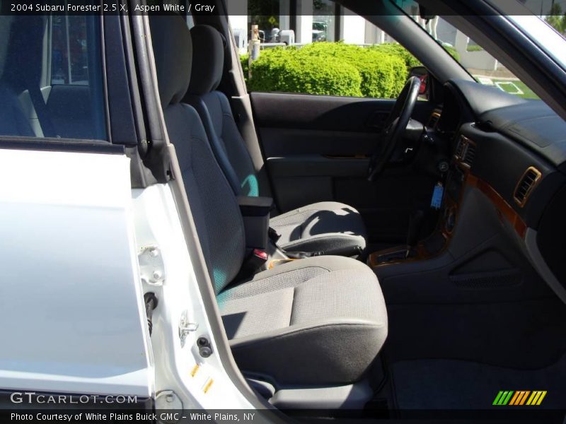 Aspen White / Gray 2004 Subaru Forester 2.5 X
