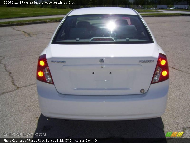 Absolute White / Grey 2006 Suzuki Forenza Sedan