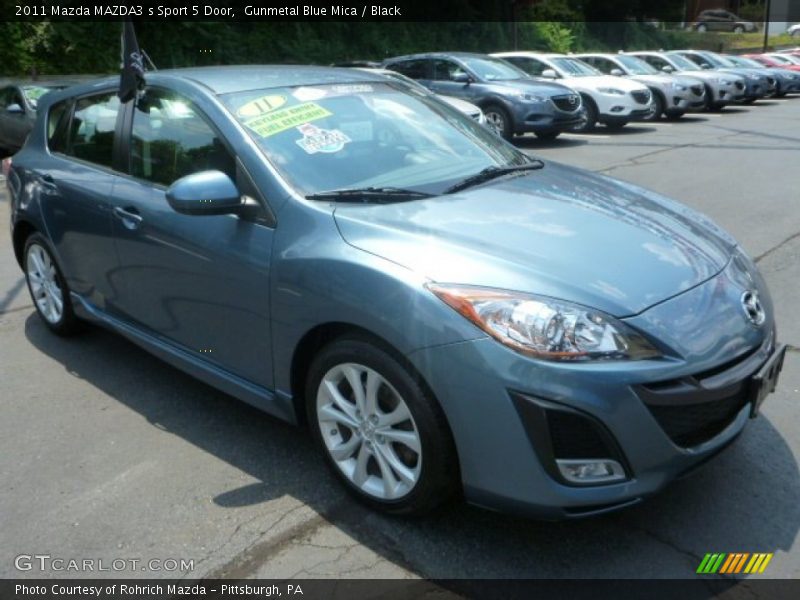 Front 3/4 View of 2011 MAZDA3 s Sport 5 Door