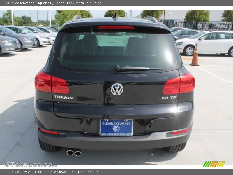 Deep Black Metallic / Beige 2014 Volkswagen Tiguan SE