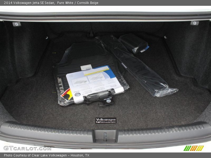 Pure White / Cornsilk Beige 2014 Volkswagen Jetta SE Sedan