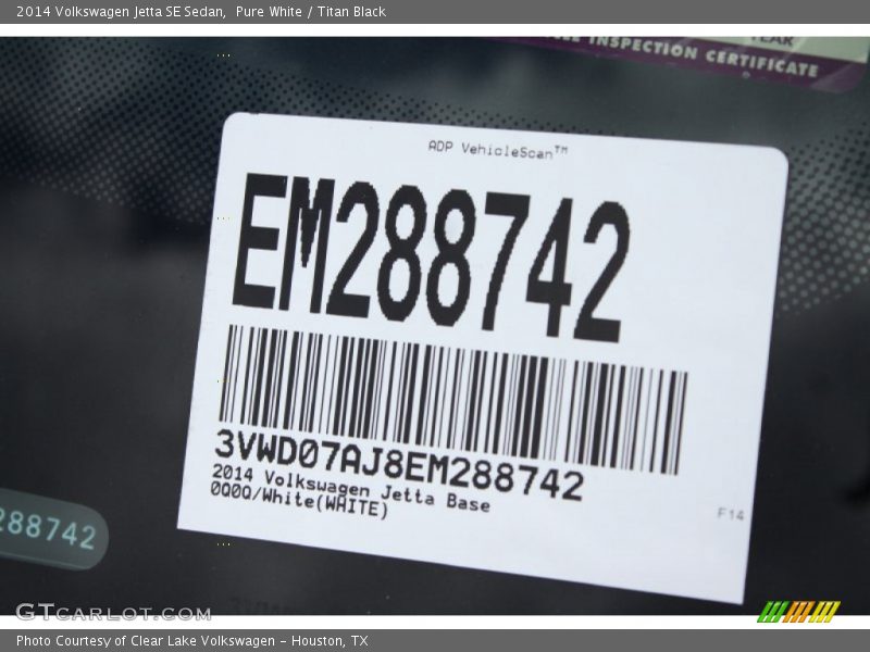 Pure White / Titan Black 2014 Volkswagen Jetta SE Sedan