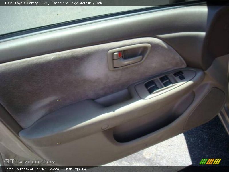 Cashmere Beige Metallic / Oak 1999 Toyota Camry LE V6