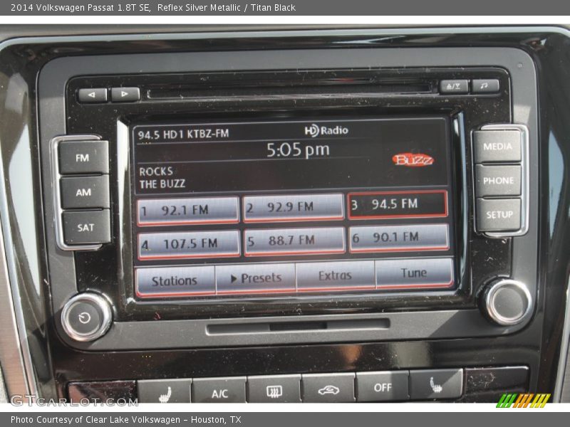 Reflex Silver Metallic / Titan Black 2014 Volkswagen Passat 1.8T SE