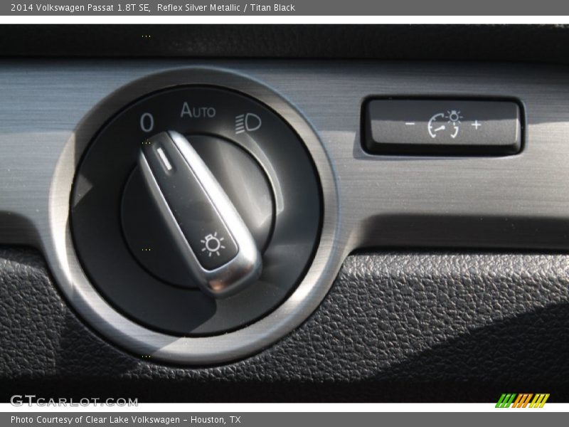 Reflex Silver Metallic / Titan Black 2014 Volkswagen Passat 1.8T SE