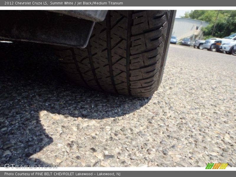 Summit White / Jet Black/Medium Titanium 2012 Chevrolet Cruze LS