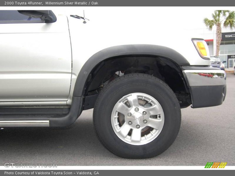 Millennium Silver Metallic / Oak 2000 Toyota 4Runner