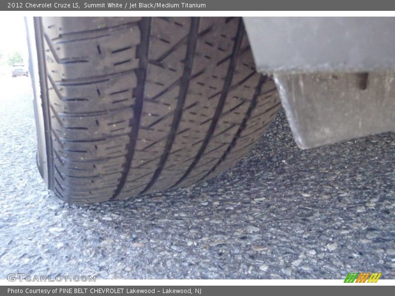 Summit White / Jet Black/Medium Titanium 2012 Chevrolet Cruze LS