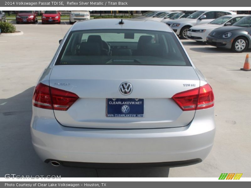 Reflex Silver Metallic / Titan Black 2014 Volkswagen Passat TDI SE