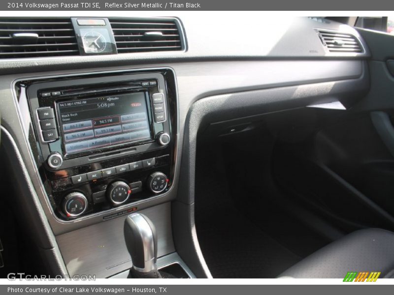Reflex Silver Metallic / Titan Black 2014 Volkswagen Passat TDI SE