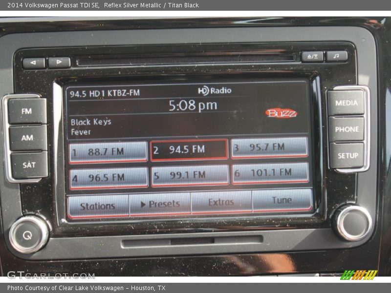 Reflex Silver Metallic / Titan Black 2014 Volkswagen Passat TDI SE