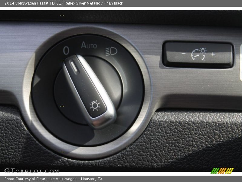 Reflex Silver Metallic / Titan Black 2014 Volkswagen Passat TDI SE