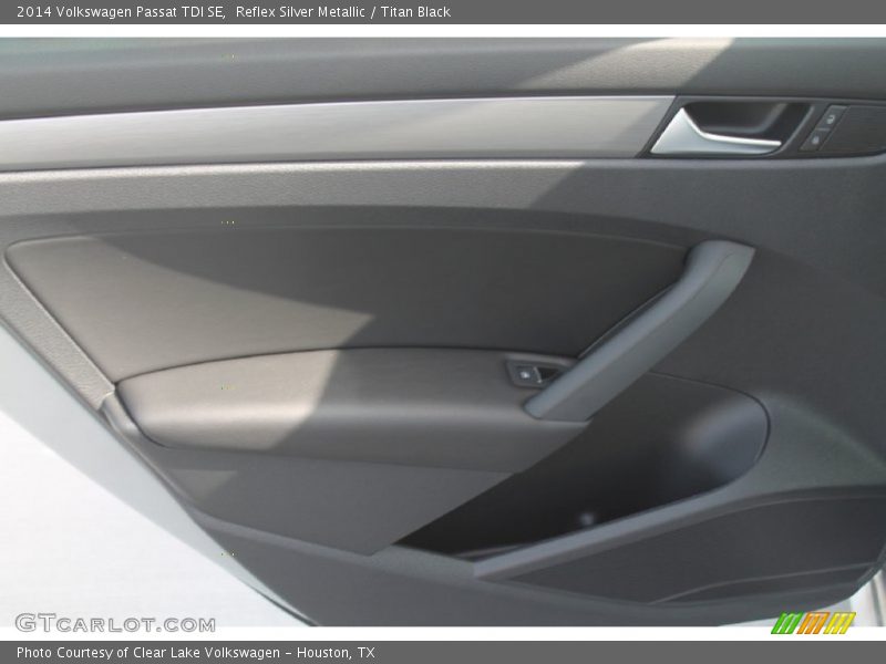 Reflex Silver Metallic / Titan Black 2014 Volkswagen Passat TDI SE