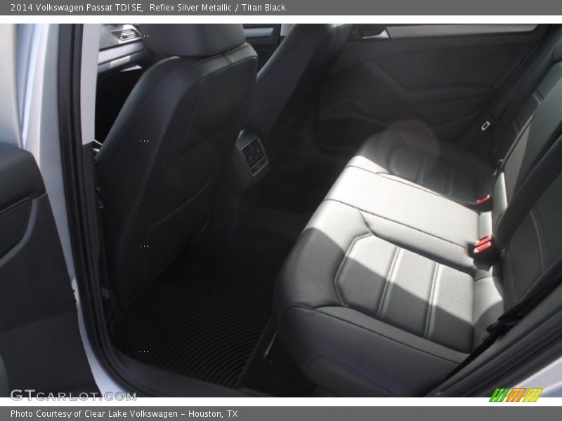 Reflex Silver Metallic / Titan Black 2014 Volkswagen Passat TDI SE