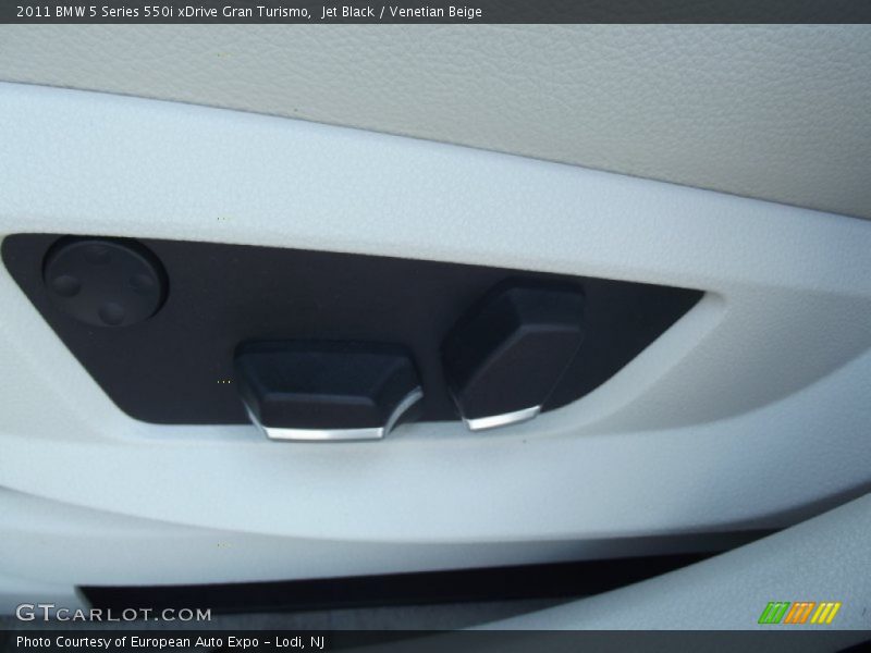 Jet Black / Venetian Beige 2011 BMW 5 Series 550i xDrive Gran Turismo