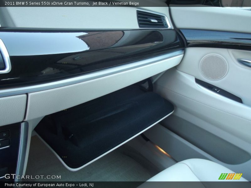 Jet Black / Venetian Beige 2011 BMW 5 Series 550i xDrive Gran Turismo