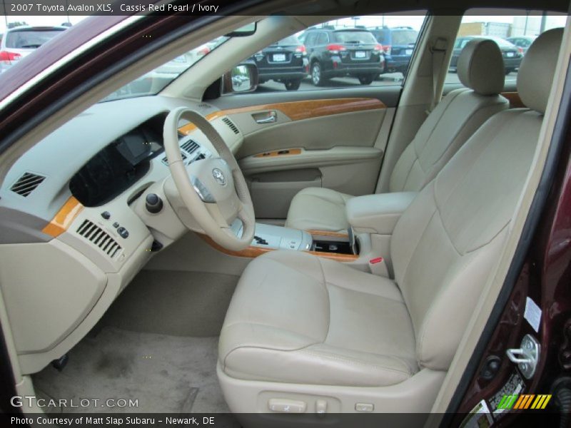 Front Seat of 2007 Avalon XLS