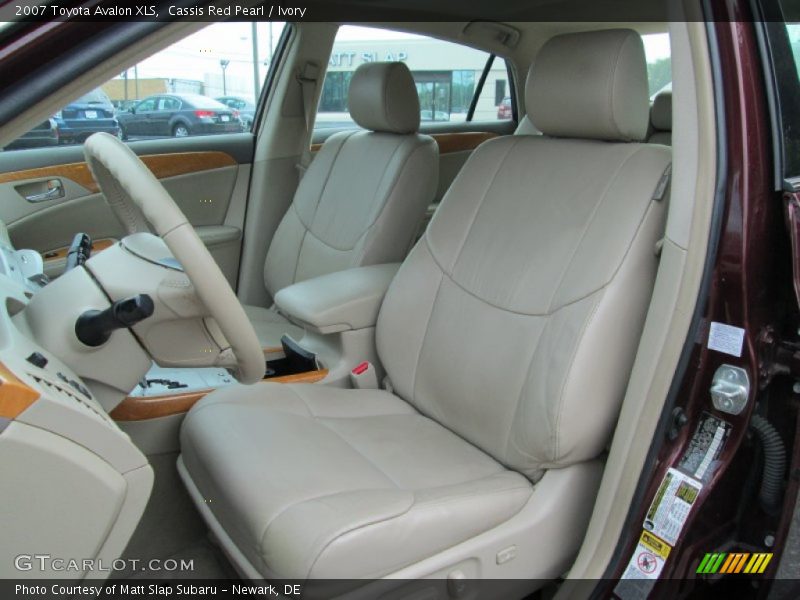 Front Seat of 2007 Avalon XLS