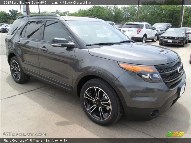Front 3/4 View of 2015 Explorer Sport 4WD