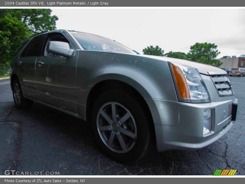 Light Platinum Metallic / Light Gray 2004 Cadillac SRX V8