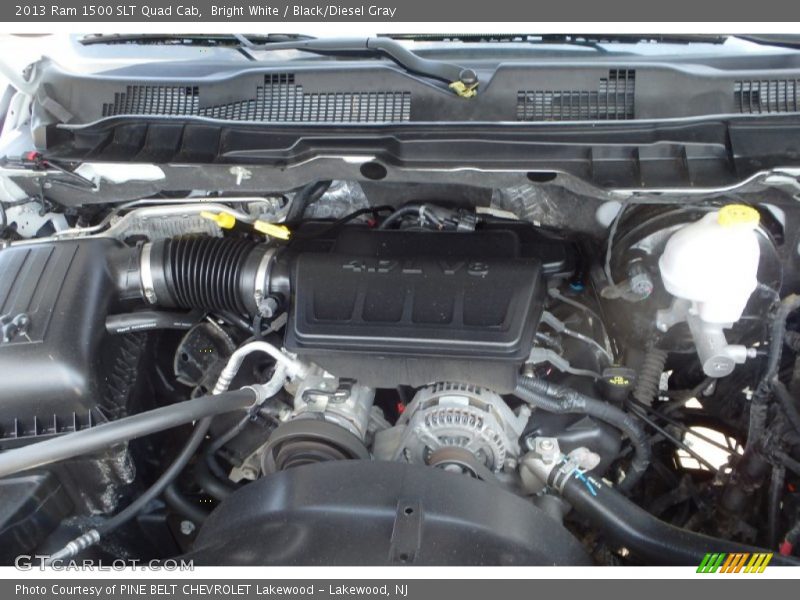 Bright White / Black/Diesel Gray 2013 Ram 1500 SLT Quad Cab