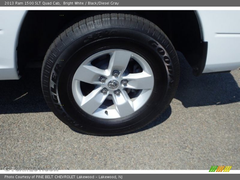 Bright White / Black/Diesel Gray 2013 Ram 1500 SLT Quad Cab
