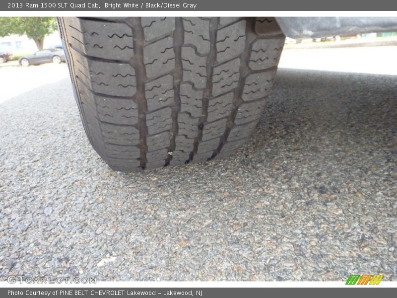 Bright White / Black/Diesel Gray 2013 Ram 1500 SLT Quad Cab