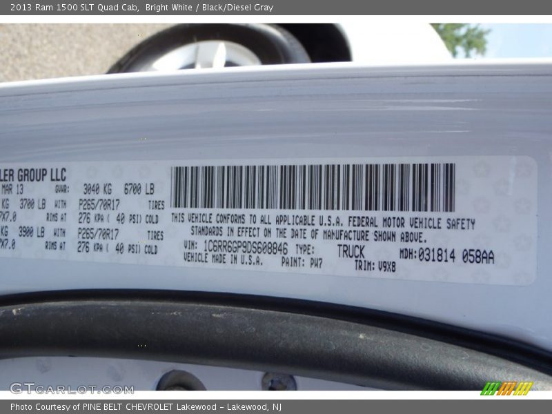 Bright White / Black/Diesel Gray 2013 Ram 1500 SLT Quad Cab