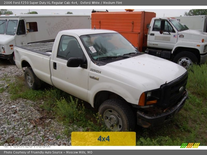 Oxford White / Medium Flint 2006 Ford F250 Super Duty XL Regular Cab 4x4
