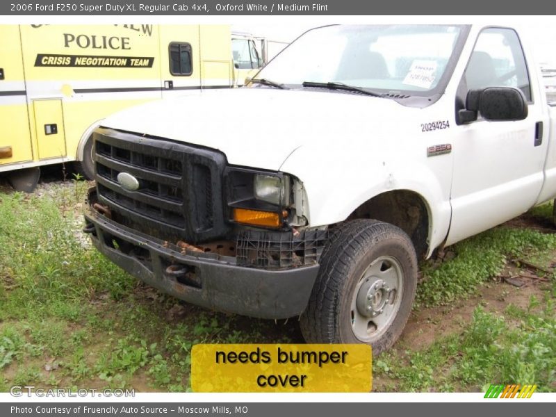 Oxford White / Medium Flint 2006 Ford F250 Super Duty XL Regular Cab 4x4