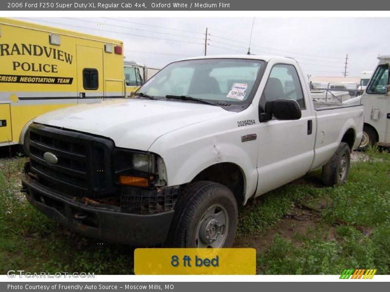 Oxford White / Medium Flint 2006 Ford F250 Super Duty XL Regular Cab 4x4