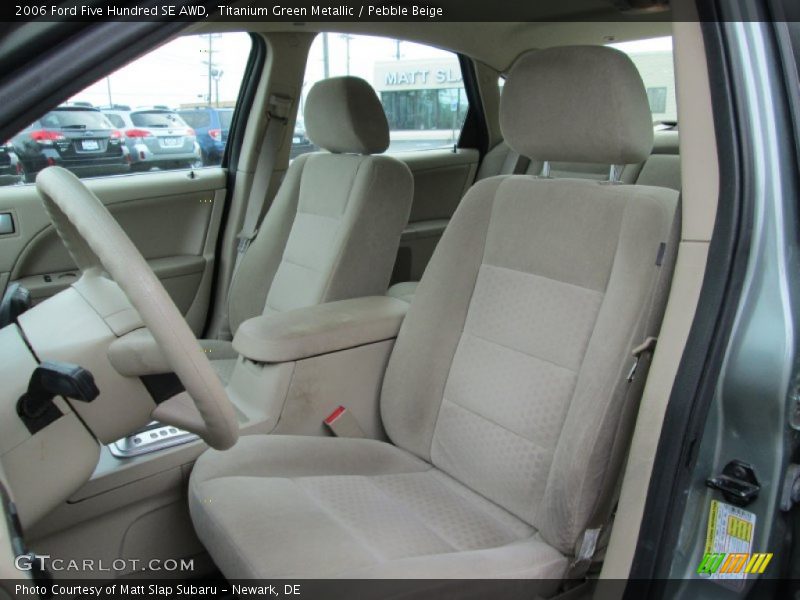 Front Seat of 2006 Five Hundred SE AWD