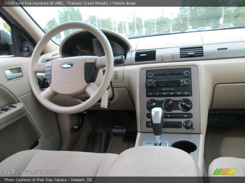 Dashboard of 2006 Five Hundred SE AWD